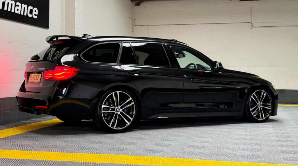 BMW 3 SERIES
