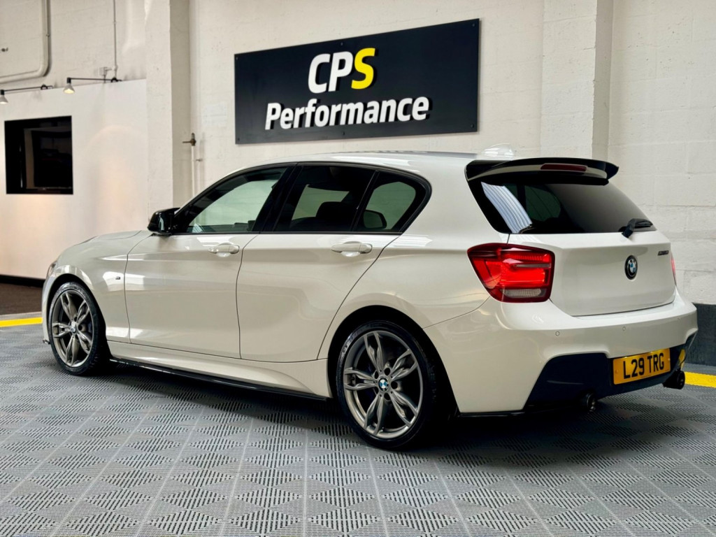 BMW 1 SERIES