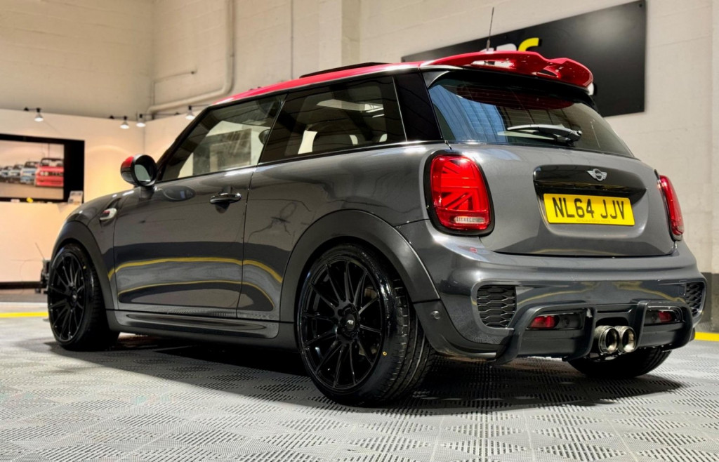 MINI HATCH
