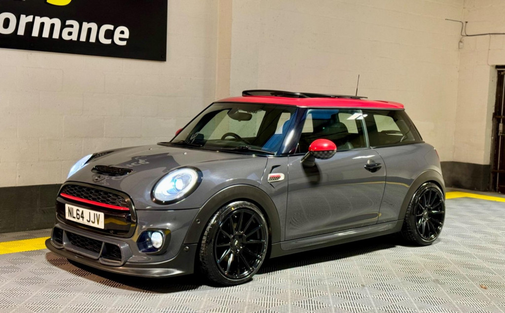 MINI HATCH