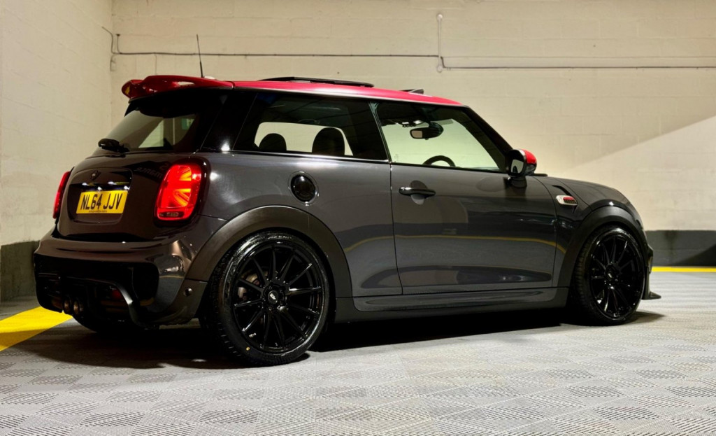 MINI HATCH