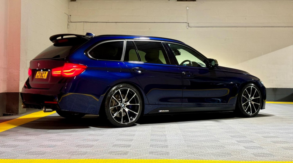 BMW 3 SERIES