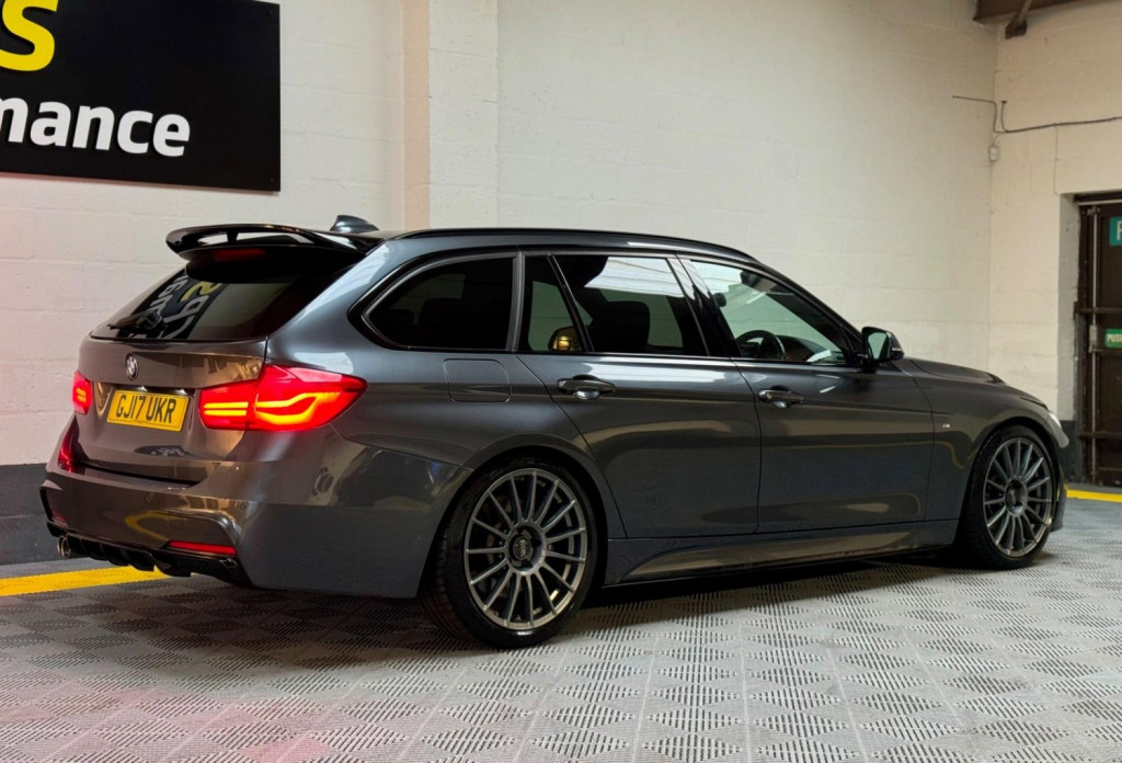 BMW 3 SERIES