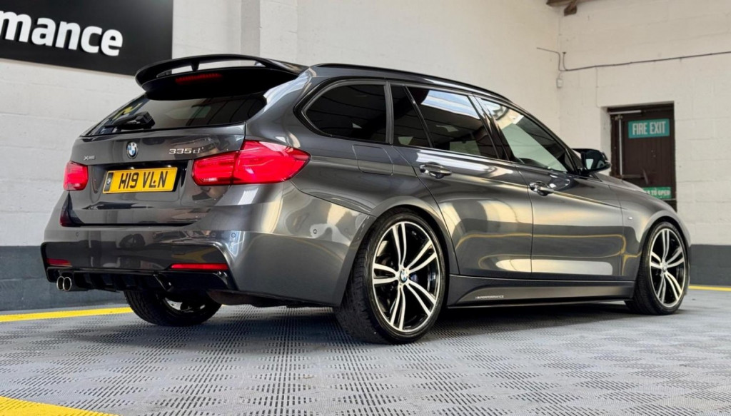 BMW 3 SERIES