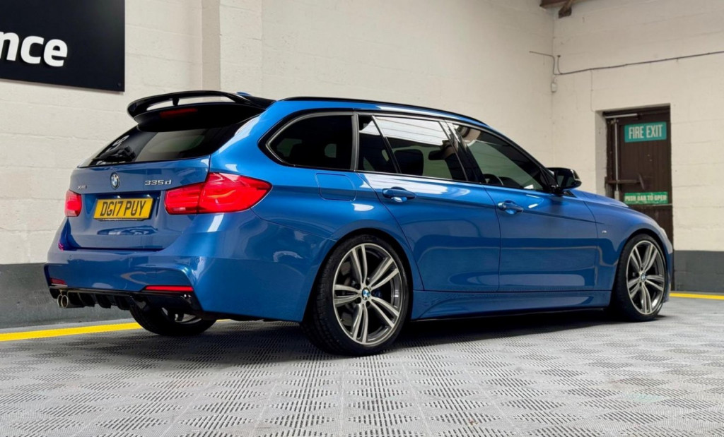 BMW 3 SERIES