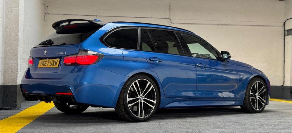 BMW 3 SERIES