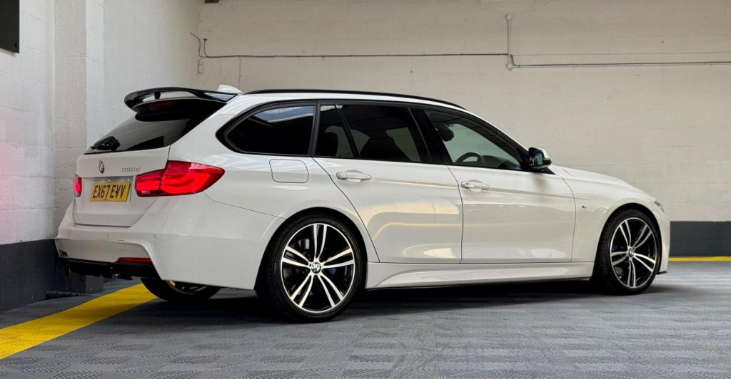 BMW 3 SERIES