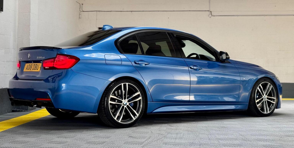 BMW 3 SERIES