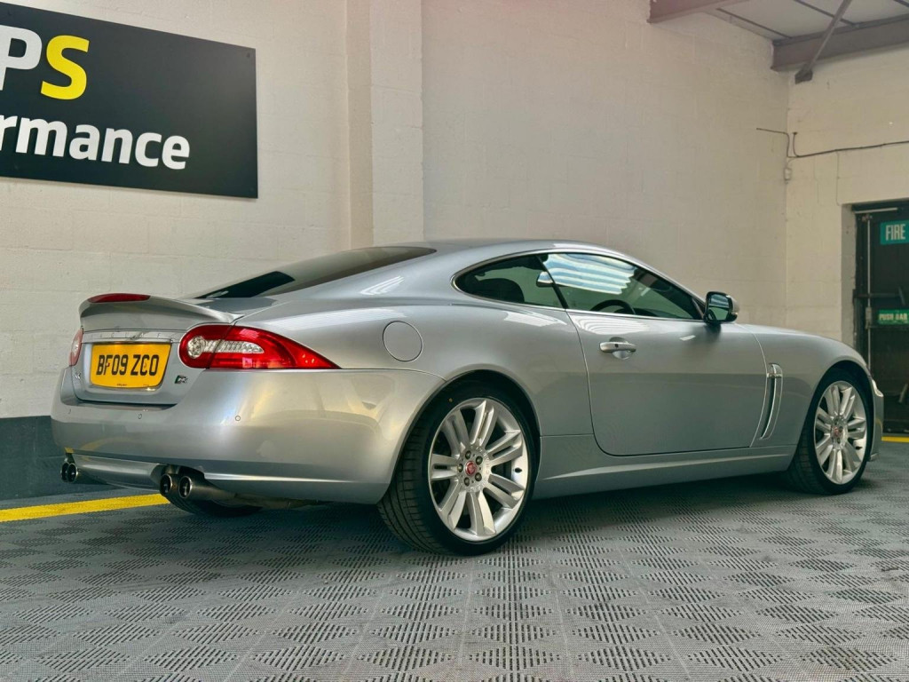 JAGUAR XKR