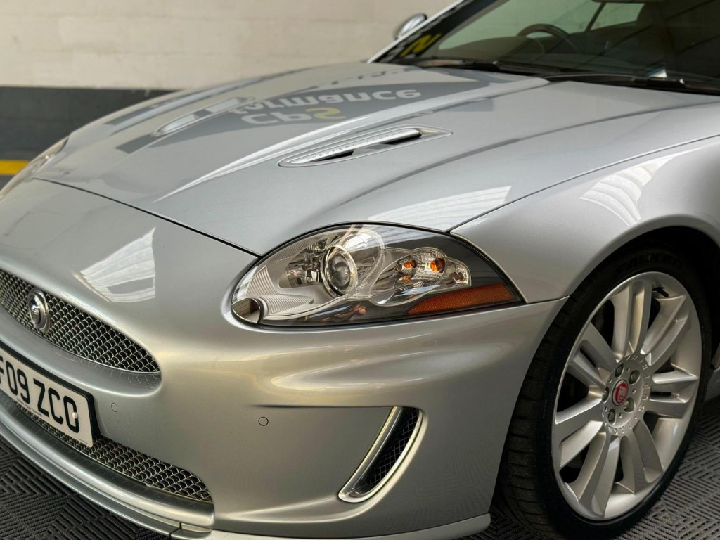 JAGUAR XKR