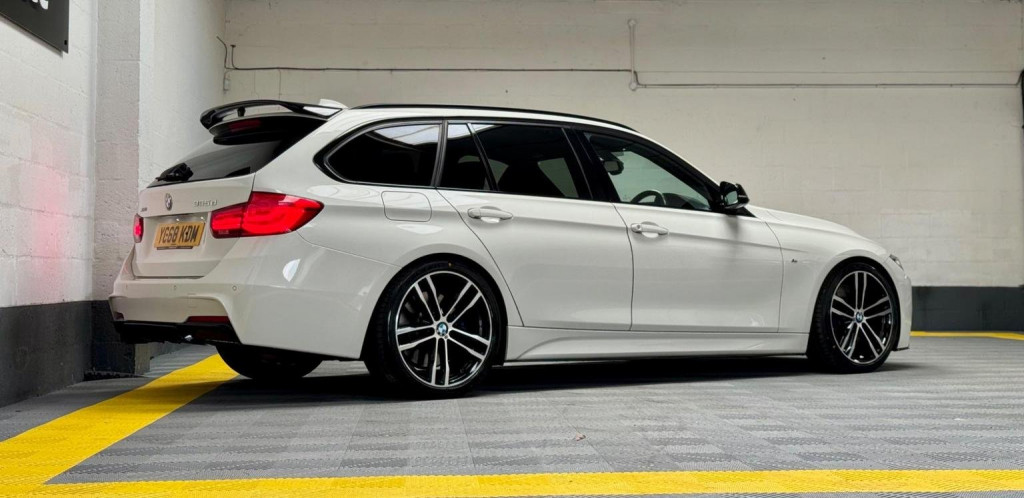 BMW 3 SERIES