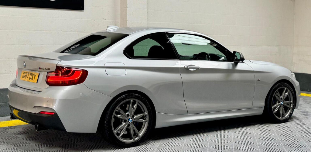 BMW 2 SERIES