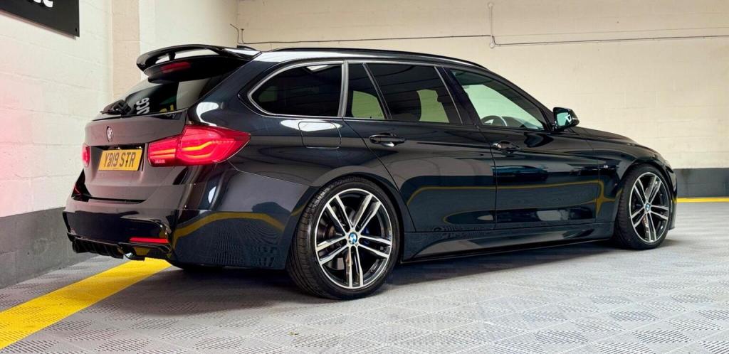 BMW 3 SERIES