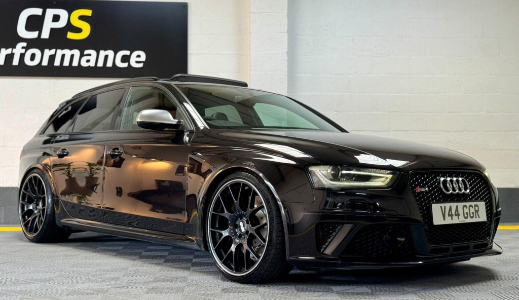 AUDI RS4 AVANT