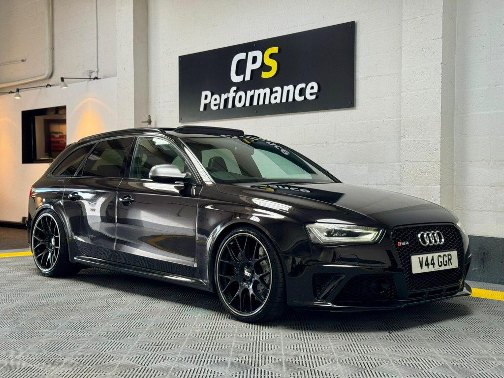 AUDI RS4 AVANT