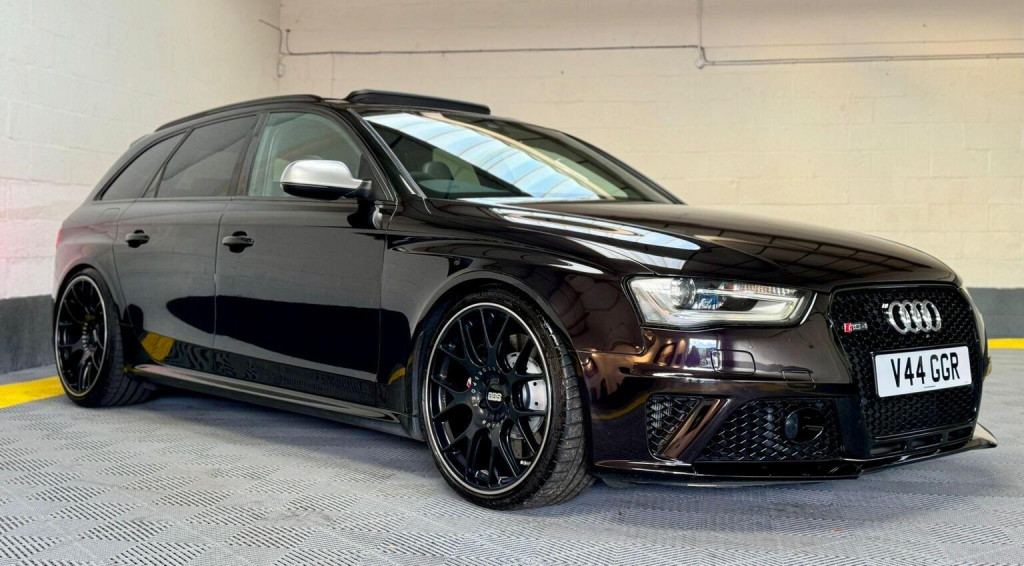 AUDI RS4 AVANT