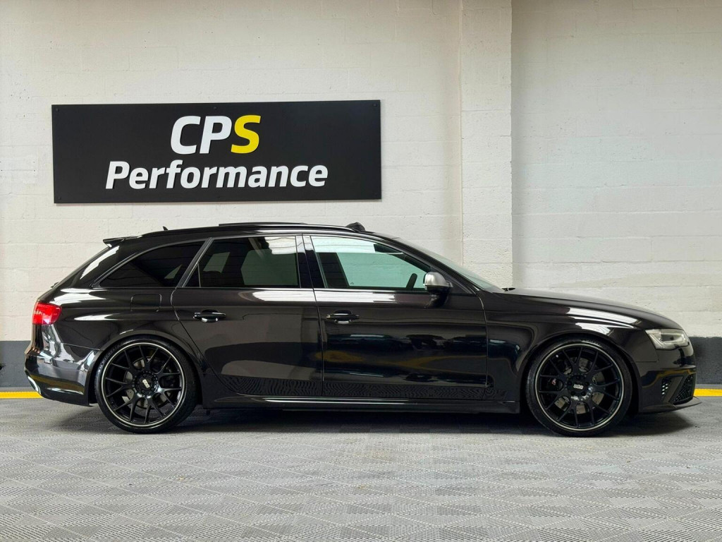AUDI RS4 AVANT