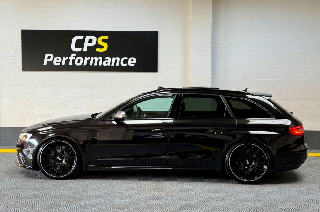 AUDI RS4 AVANT
