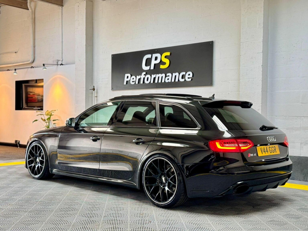 AUDI RS4 AVANT