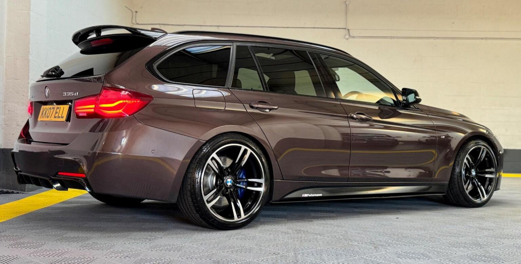 BMW 3 SERIES