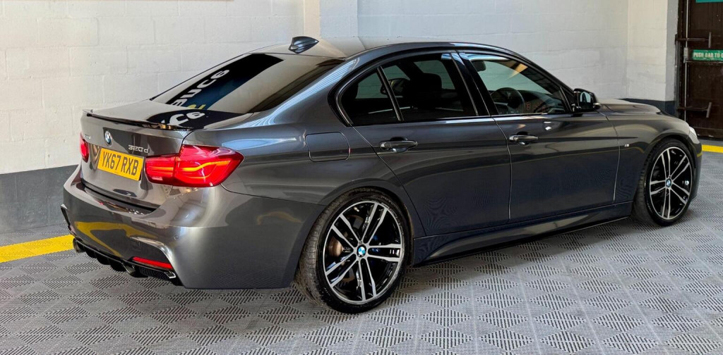 BMW 3 SERIES