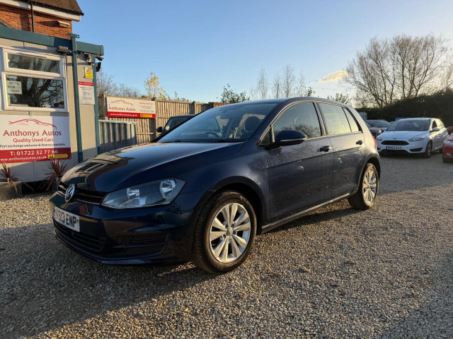 VOLKSWAGEN GOLF