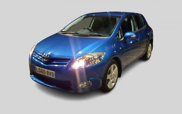 TOYOTA AURIS