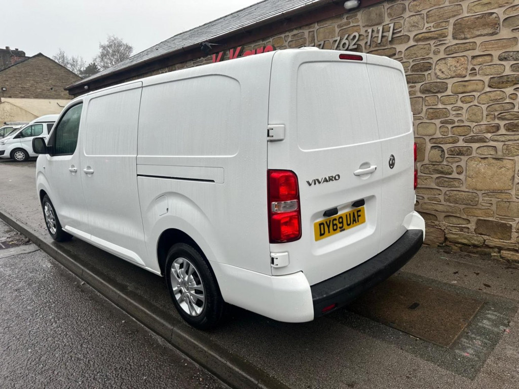 VAUXHALL VIVARO