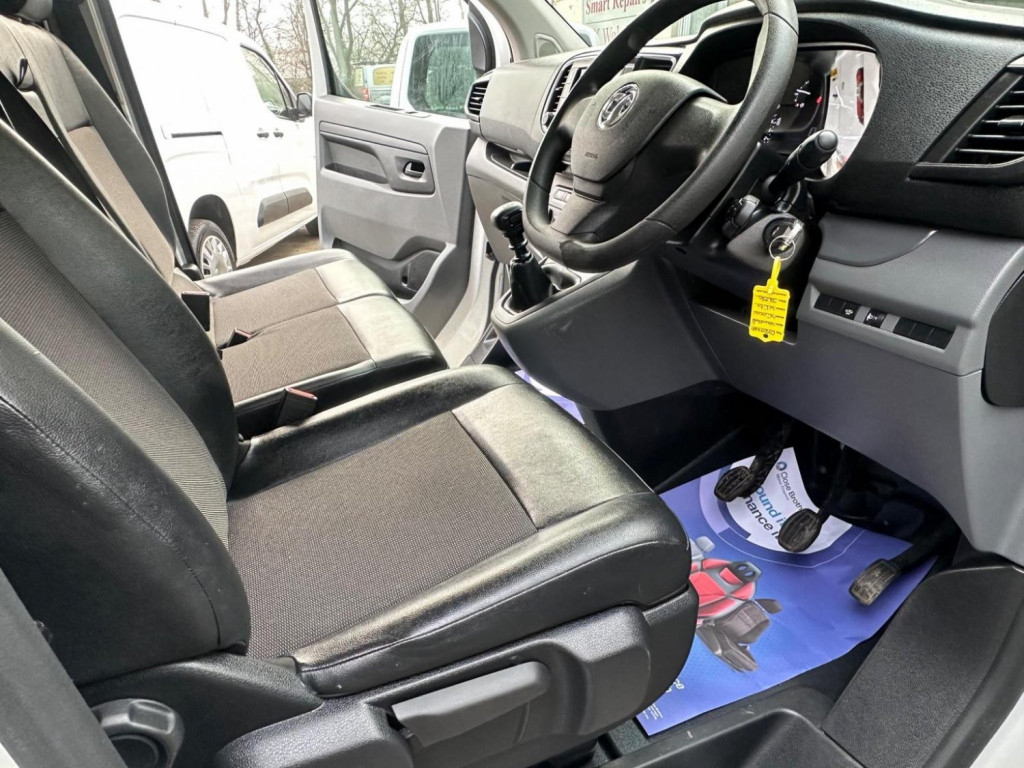 VAUXHALL VIVARO