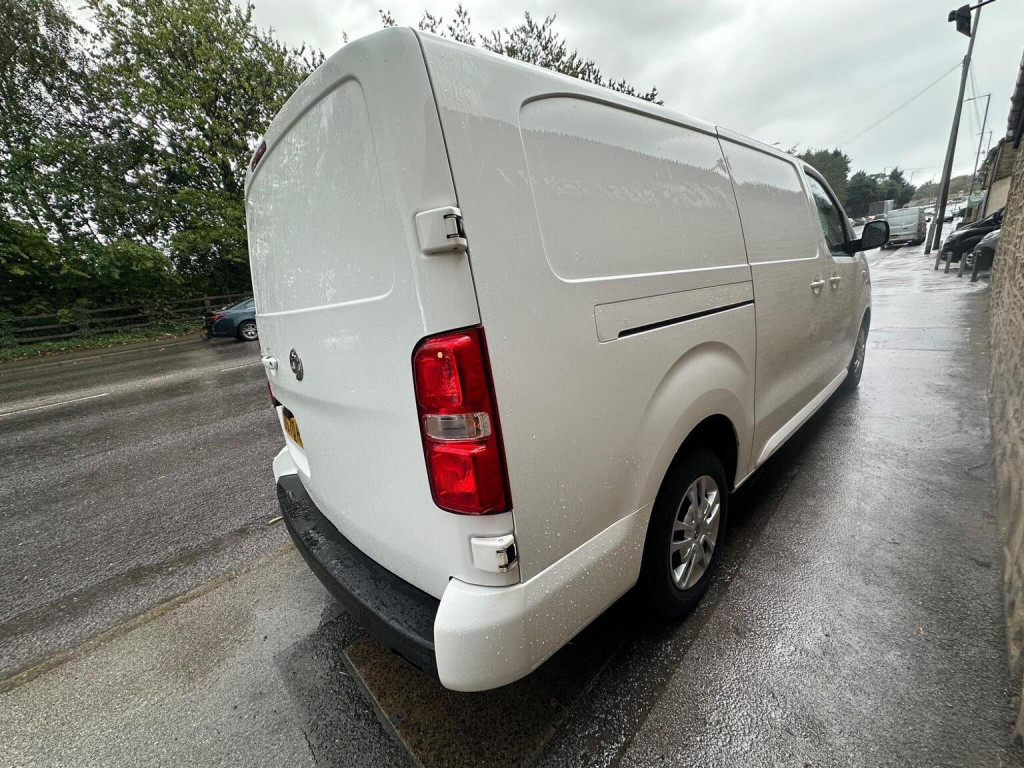 VAUXHALL VIVARO