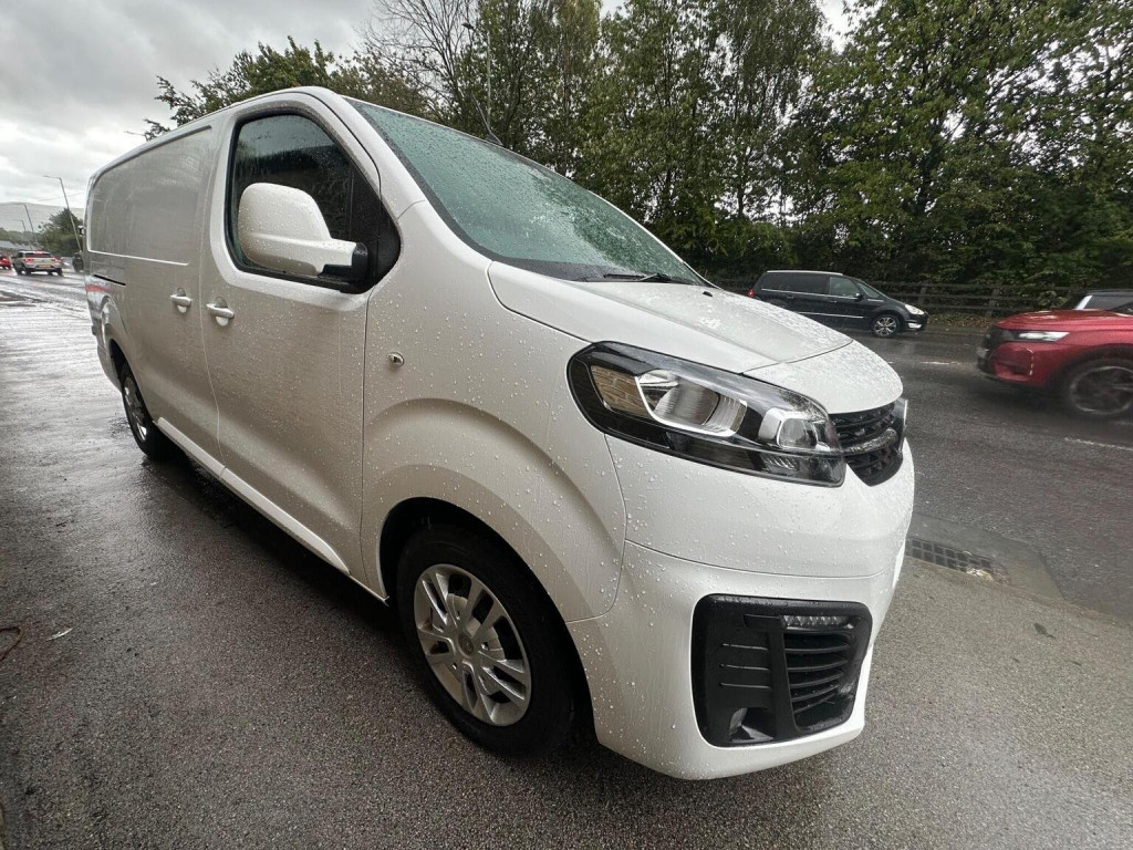 VAUXHALL VIVARO