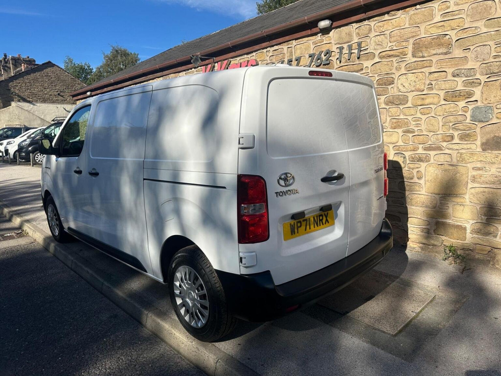 TOYOTA PROACE