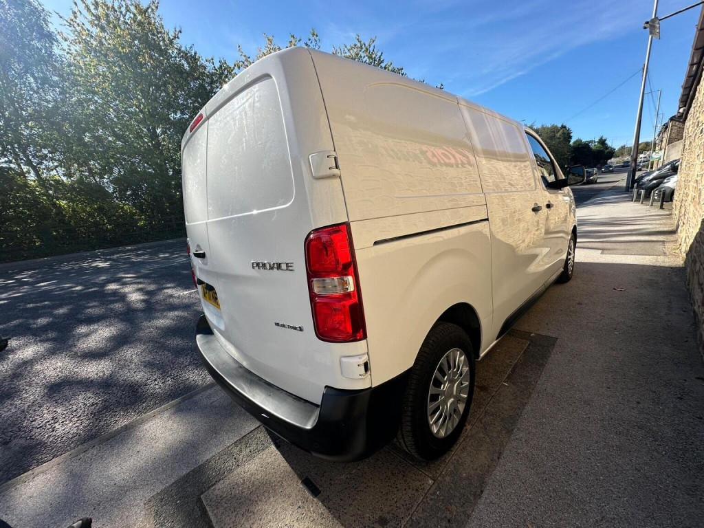 TOYOTA PROACE