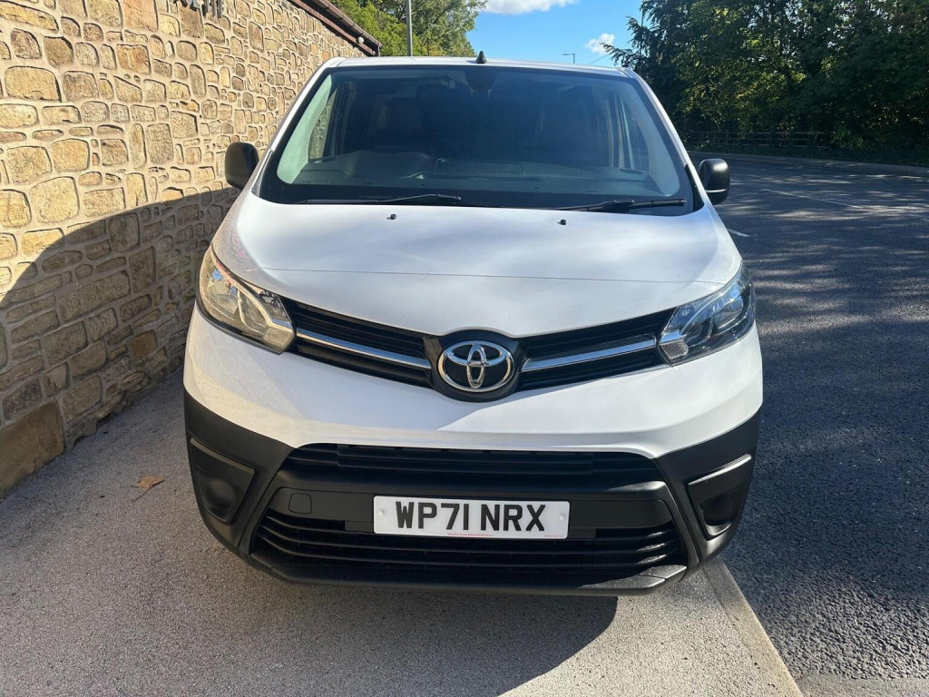TOYOTA PROACE