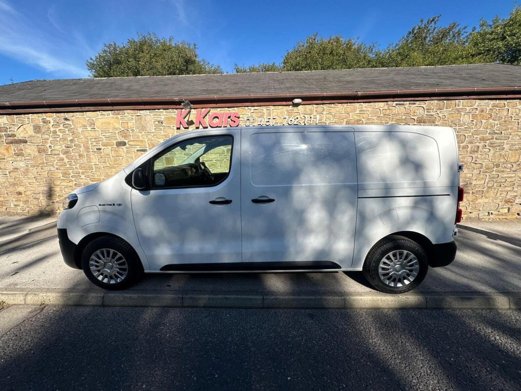 TOYOTA PROACE