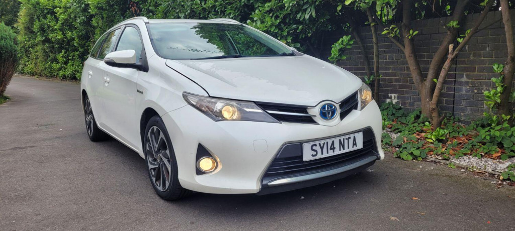 View TOYOTA AURIS 1.8 VVT-h Icon