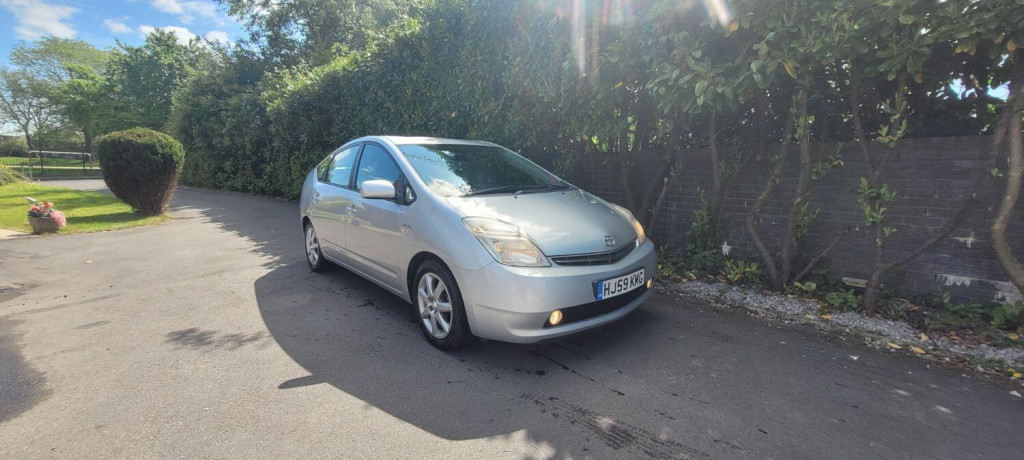 View TOYOTA PRIUS 1.5