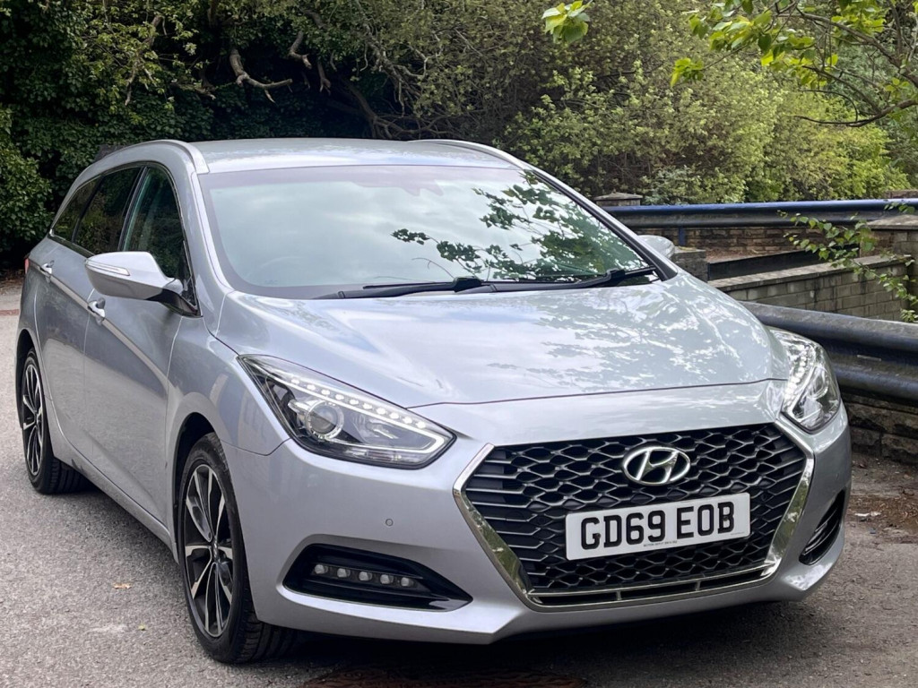 View HYUNDAI I40 1.6 CRDi SE Nav Tourer 5dr Diesel DCT Automatic Euro 6 (s/s) (136 ps)