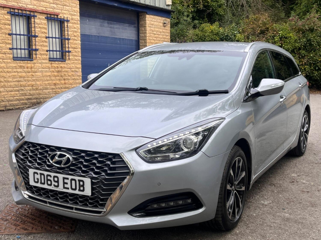 View HYUNDAI I40 1.6 CRDi SE Nav Tourer 5dr Diesel DCT Automatic Euro 6 (s/s) (136 ps)
