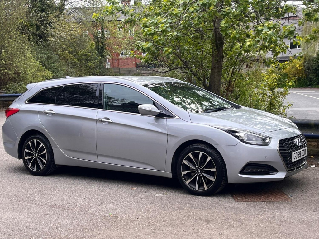 View HYUNDAI I40 1.6 CRDi SE Nav Tourer 5dr Diesel DCT Automatic Euro 6 (s/s) (136 ps)