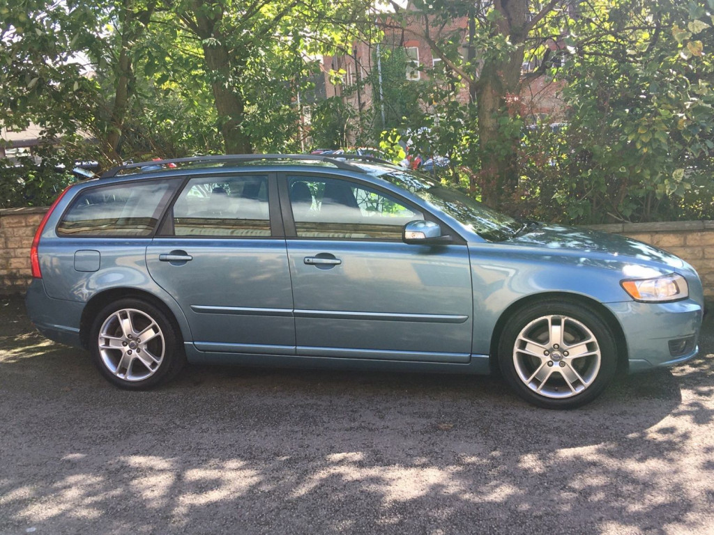 VOLVO V50