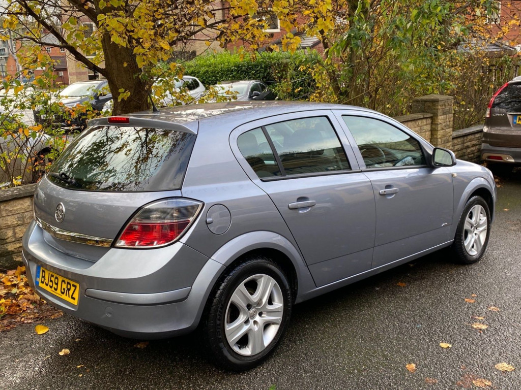 VAUXHALL ASTRA