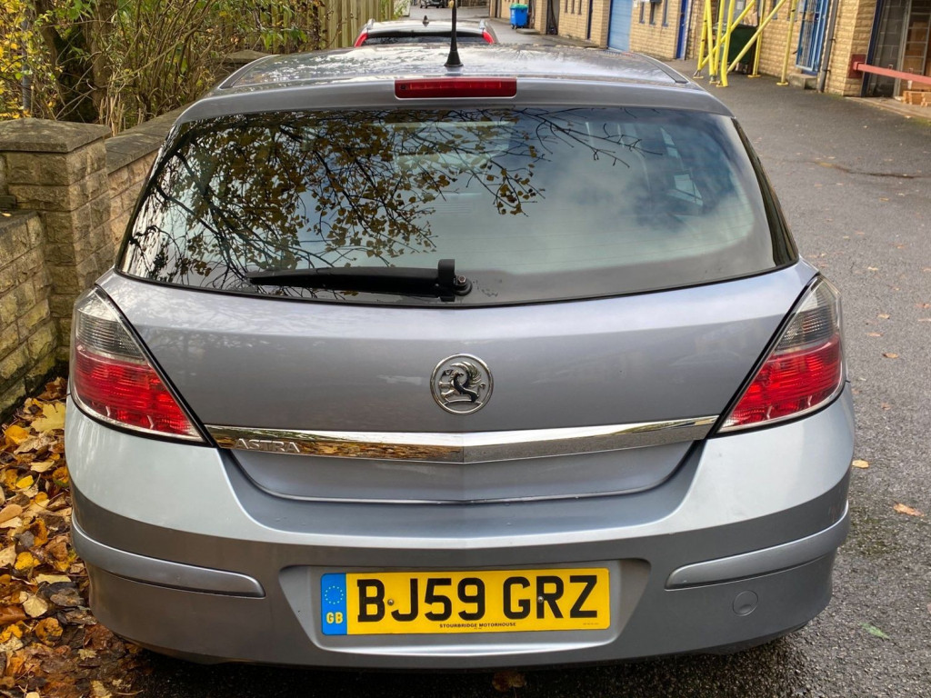 VAUXHALL ASTRA