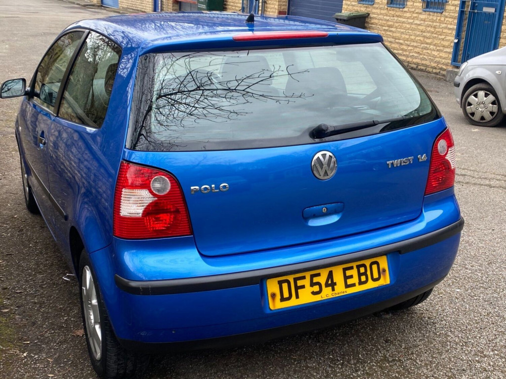 VOLKSWAGEN POLO