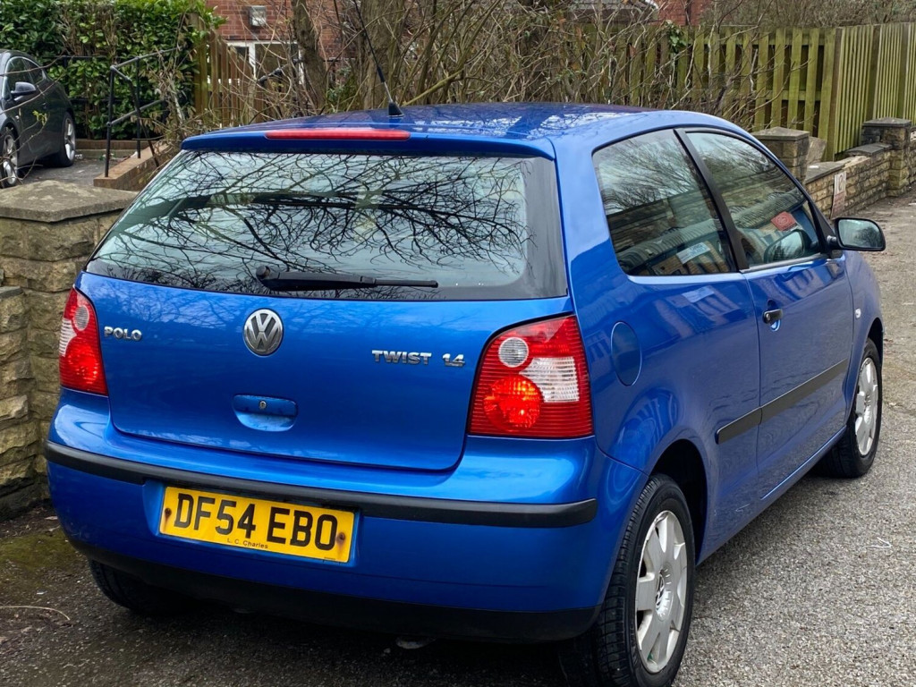 VOLKSWAGEN POLO
