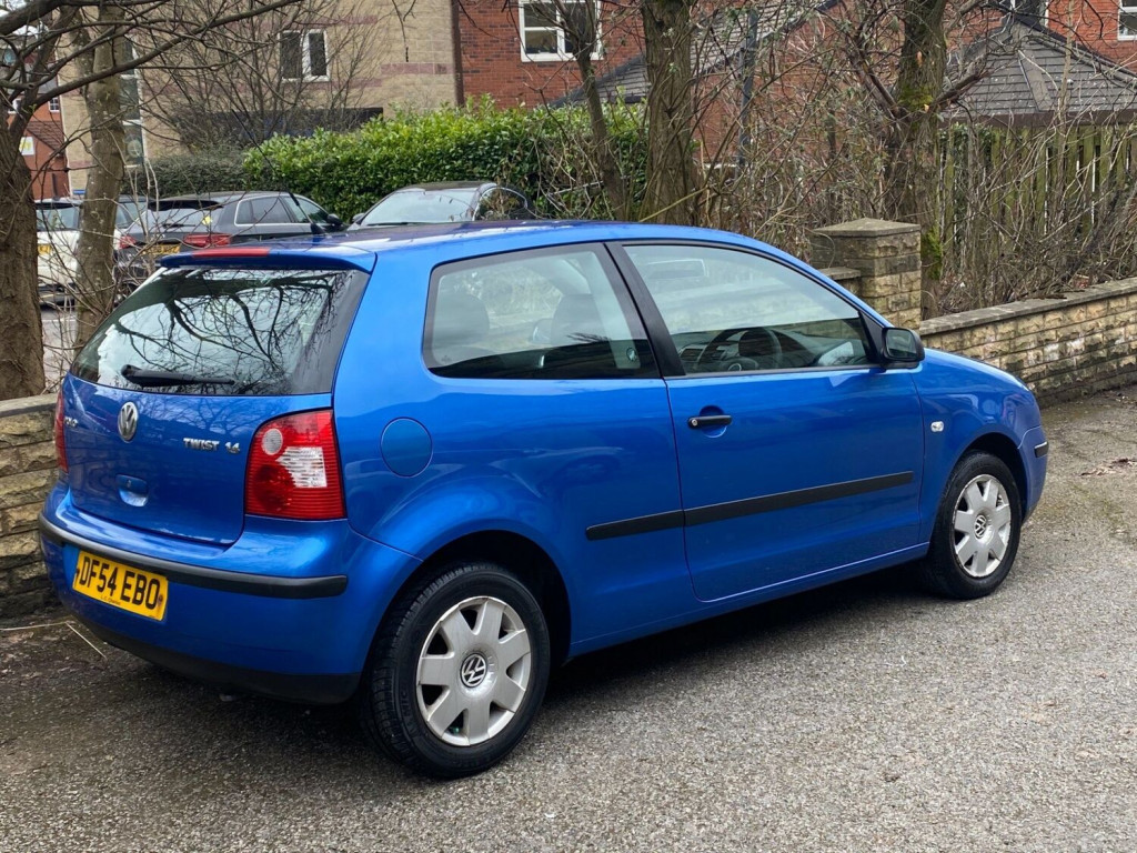 VOLKSWAGEN POLO