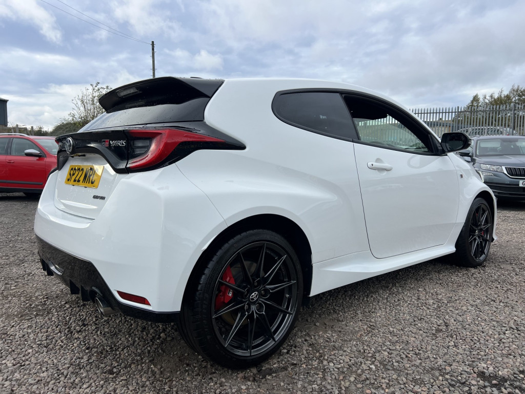 View TOYOTA YARIS 1.6 T GR Circuit