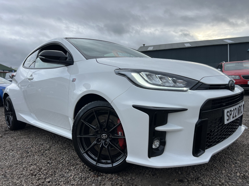 View TOYOTA YARIS 1.6 T GR Circuit