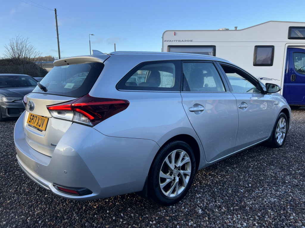 View TOYOTA AURIS 1.8 VVT-h Icon