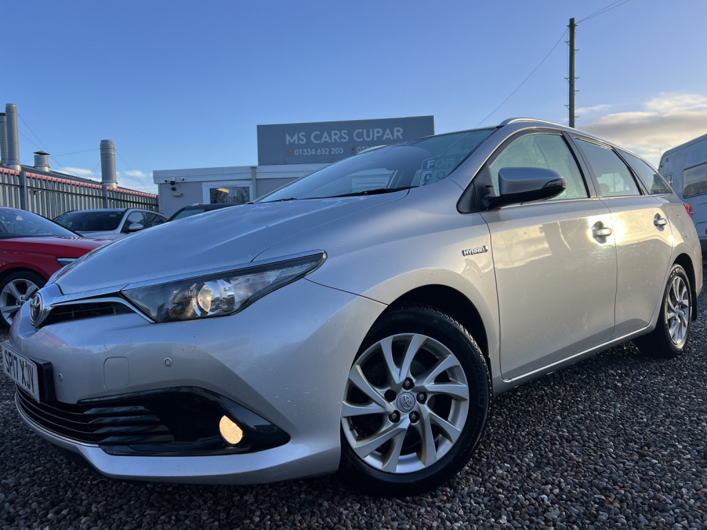 View TOYOTA AURIS 1.8 VVT-h Icon